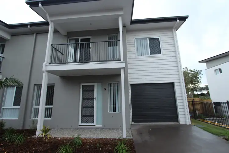 5/2 Lemur Parade, Dakabin QLD 4503