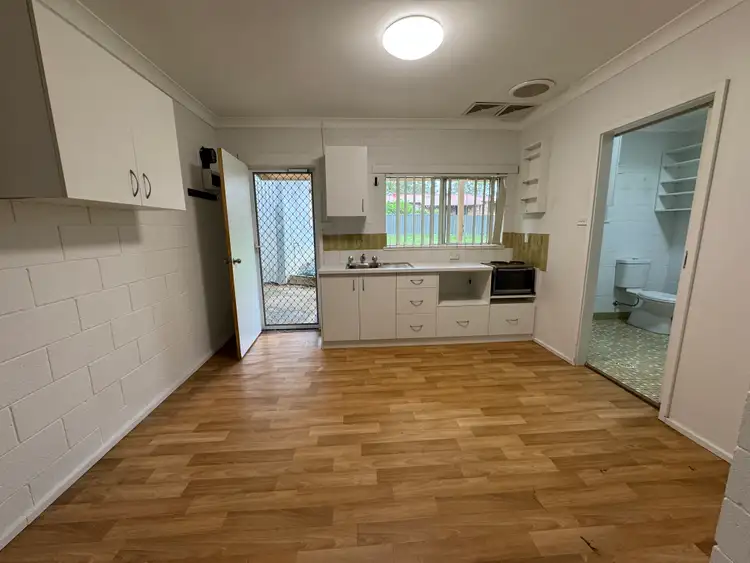 Flat b 135 Church Lane, Castlereagh NSW 2749