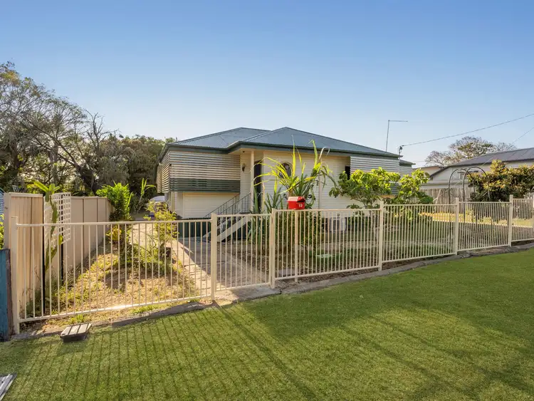 19 Russell St, Silkstone QLD 4304