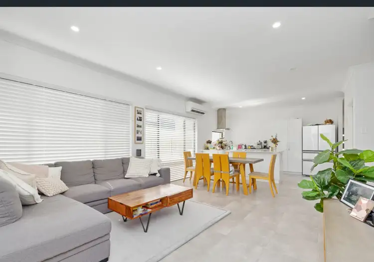 25 Fringed Way, Piara Waters WA 6112