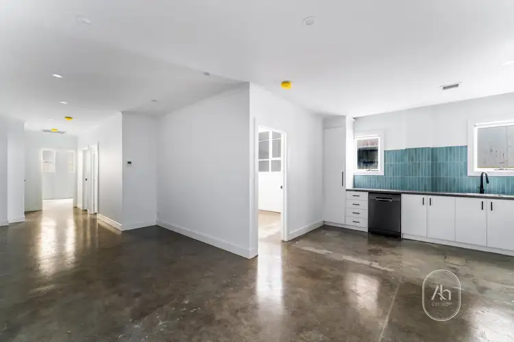 2.02/21-23 Anthony Street, Melbourne VIC 3000