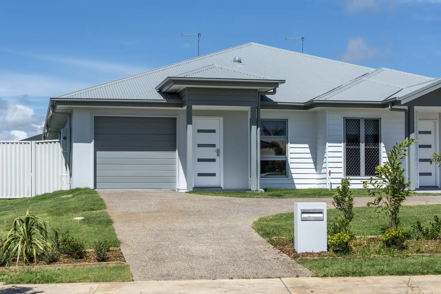 Main view of Homely semi-detached listing, 2/5 Coral Cove Drive, Coral Cove QLD 4670