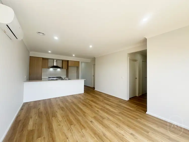 Second view of Homely house listing, 33 Rice Flower Crescent, Strathtulloh VIC 3338