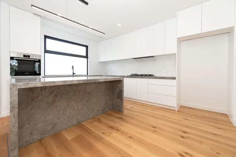 4/1 Elizabeth St, Doncaster East VIC 3109