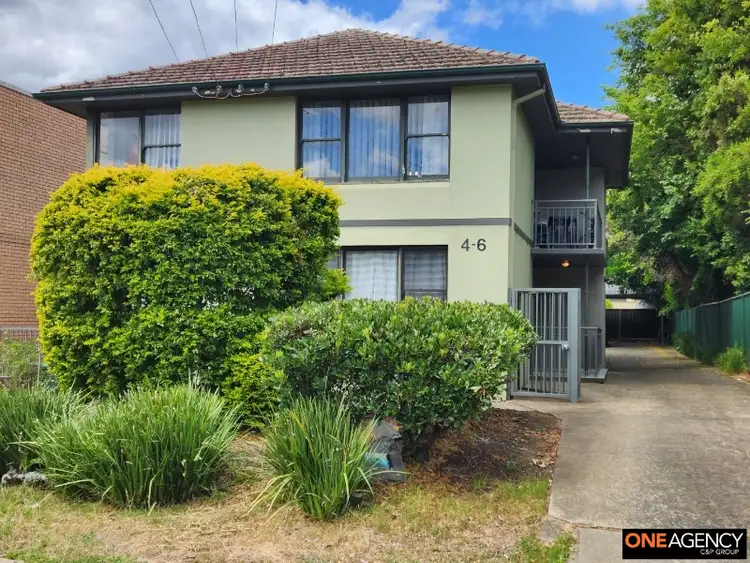 1/4 Sturt Street, Campbelltown NSW 2560