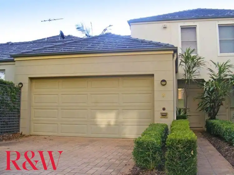 3 Scaranish Way, Macquarie Links NSW 2565
