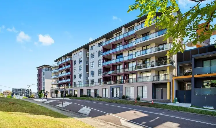 33/24-26 Watt Street