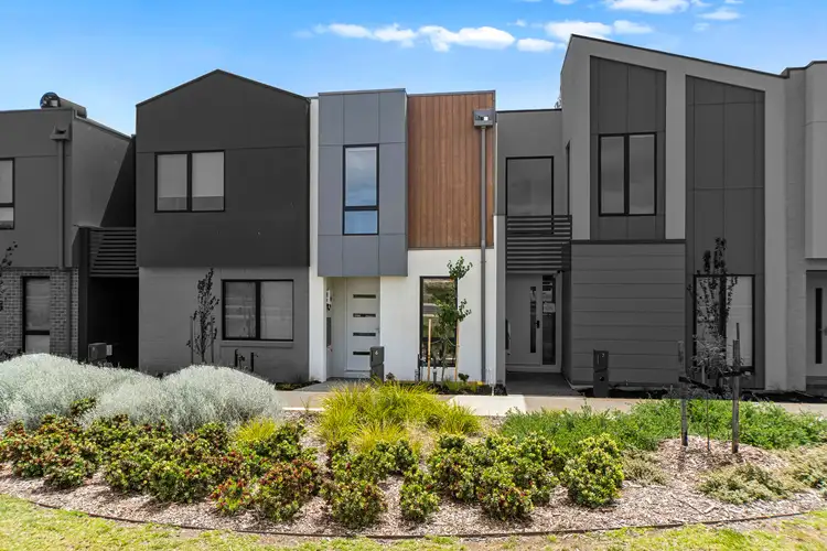 6 Pacha Walk, Clyde North VIC 3978