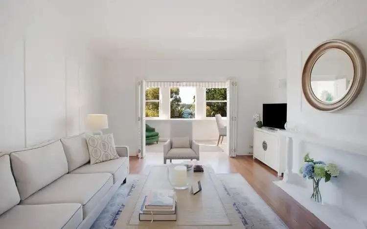 6/1A Longworth Avenue