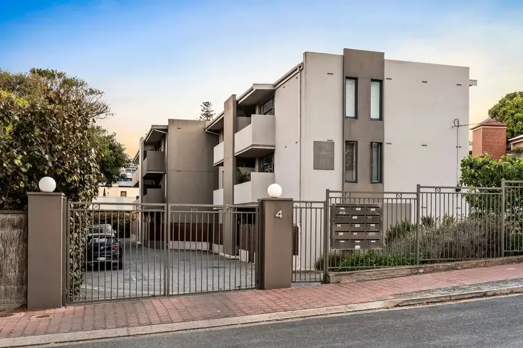 9/4 Bristol Place, Glenelg South SA 5045