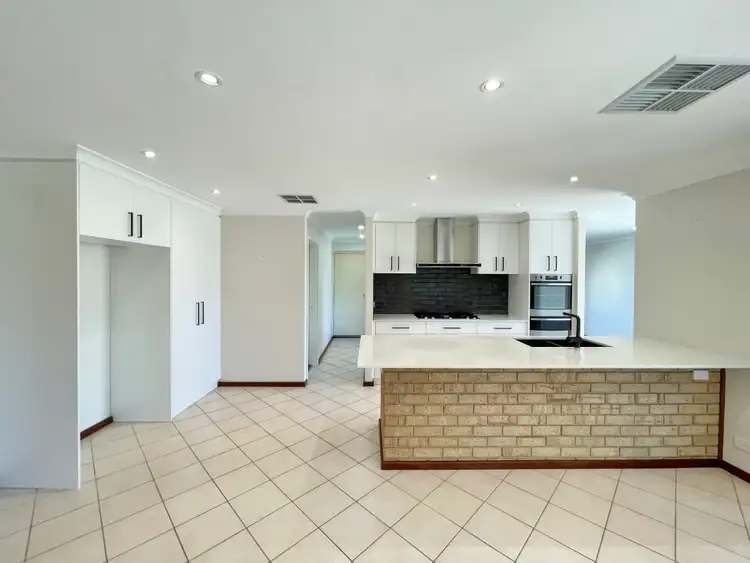 15 Combellack Way, High Wycombe WA 6057