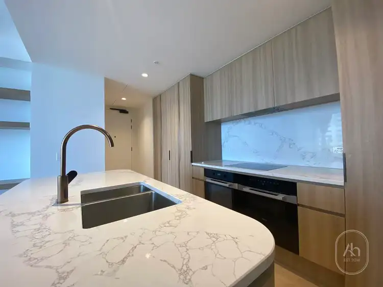 2403/63 La Trobe Street, Melbourne VIC 3000