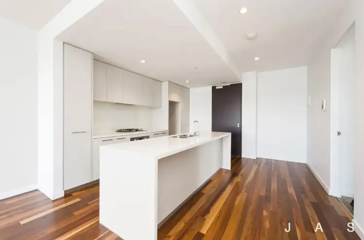 826/18 Albert Street