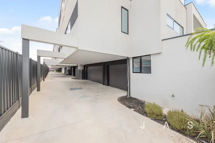 12/247 Ballarat Road