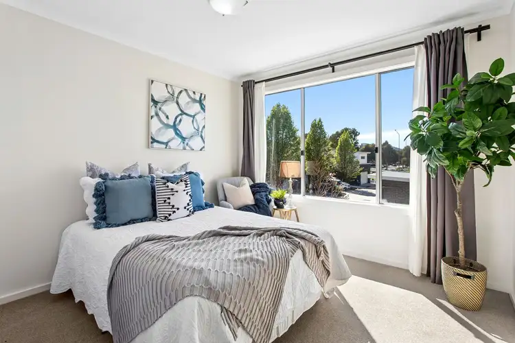 40/22 Henry Kendall Street