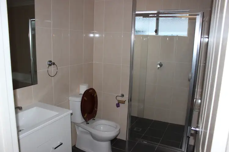 52 Neil Currie Street