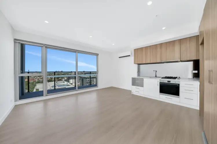 806/33-35 Hall Street