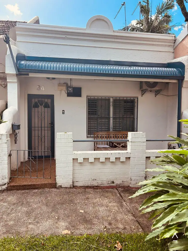 34 Holdsworth Street