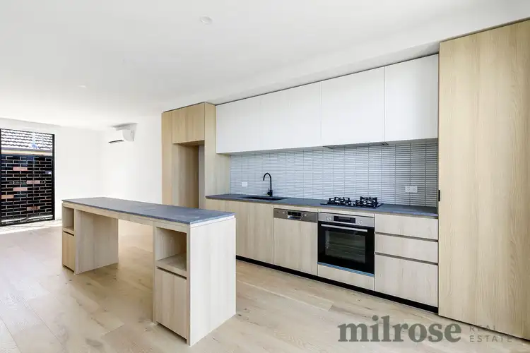 12/711 Barkly Street