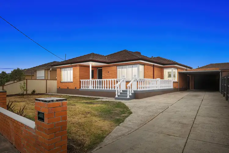 8 Falcon Street