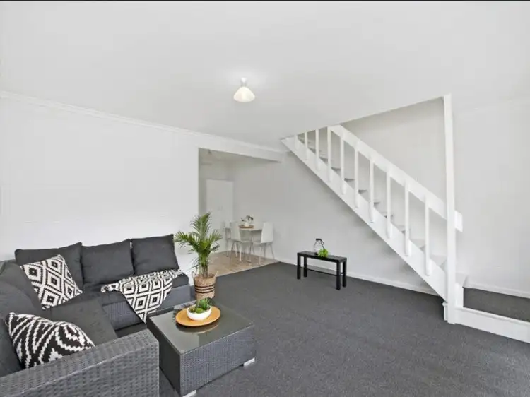 1/64A Winston Avenue