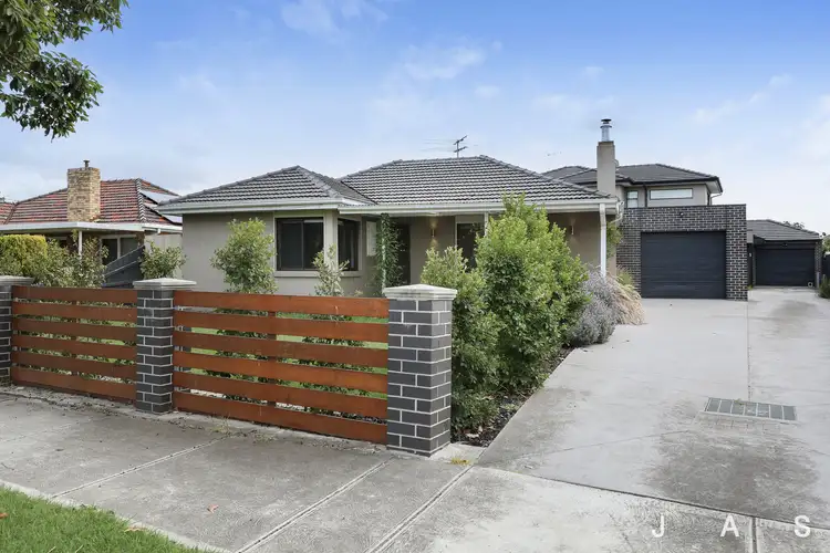 1/6 Stapley Crescent