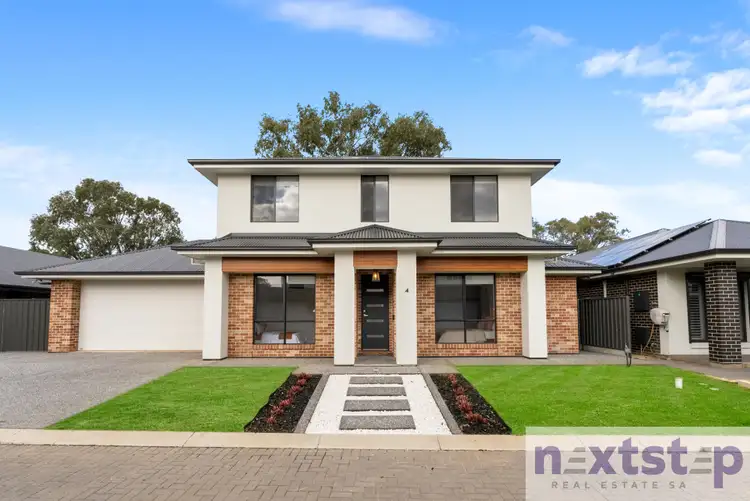 4/3 Lawrence Avenue
