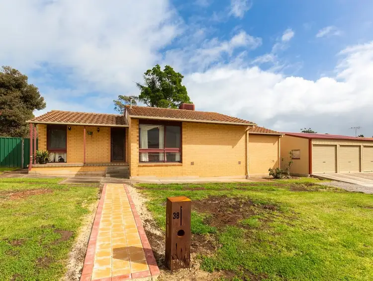 38 Diana Cres