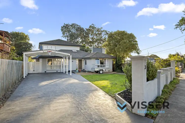3 Sandgate Avenue