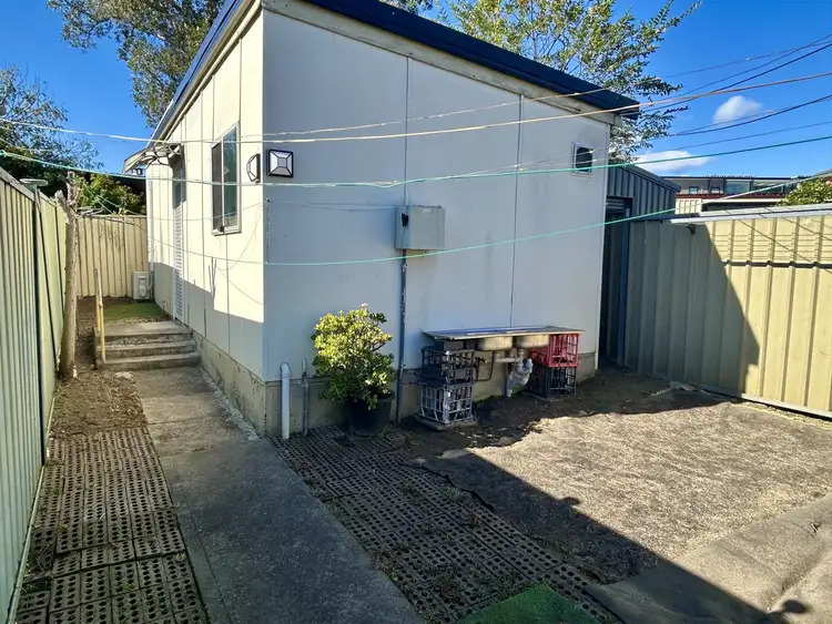 19A Mainsbridge Avenue