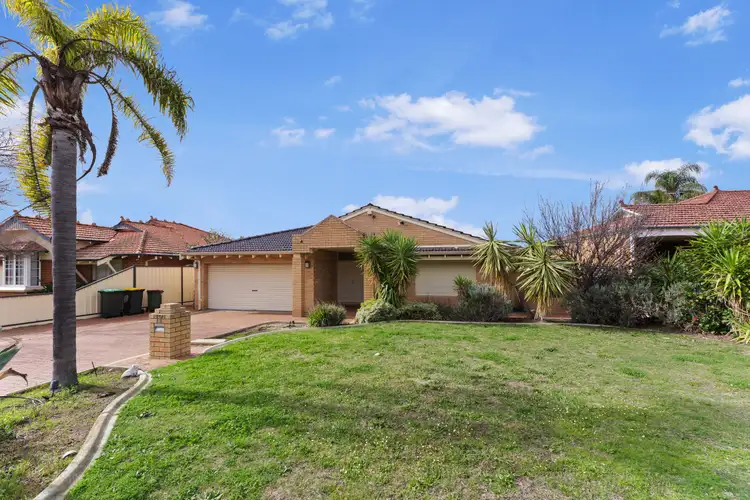 17 Meadowbrook Bvd