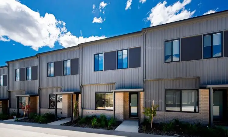 44/67 Negus Crescent