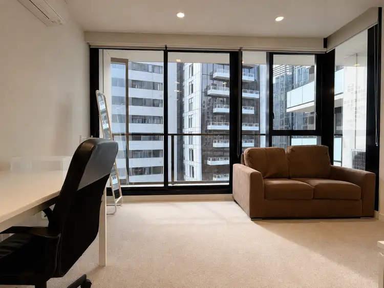 817/8 Daly St