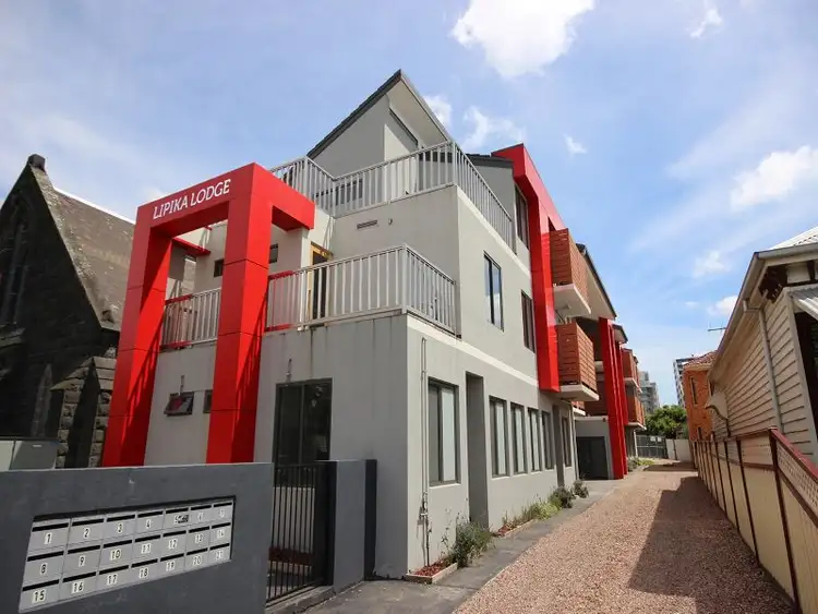 20/30 Pickett Street