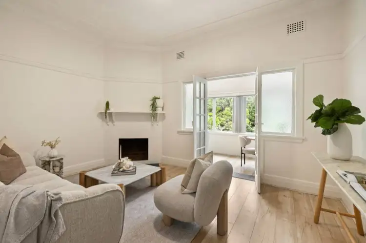 12 Rocklands Road