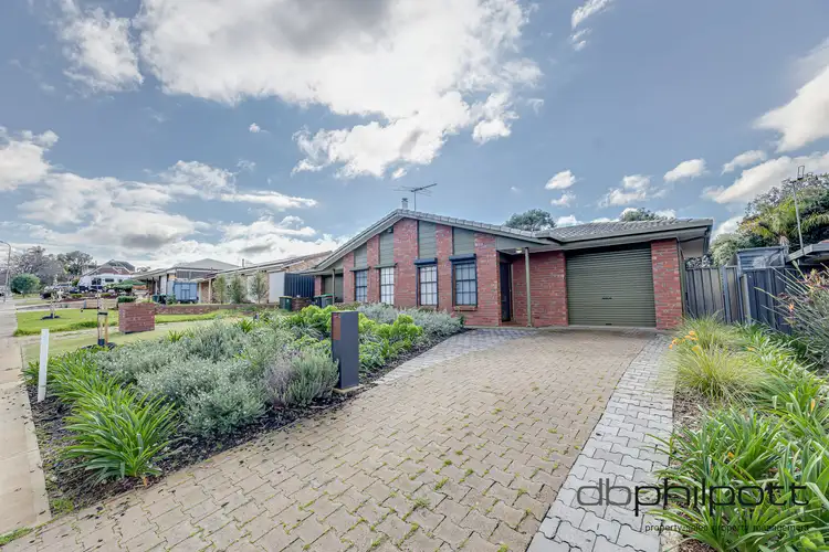 2/52 Carruthers Drive