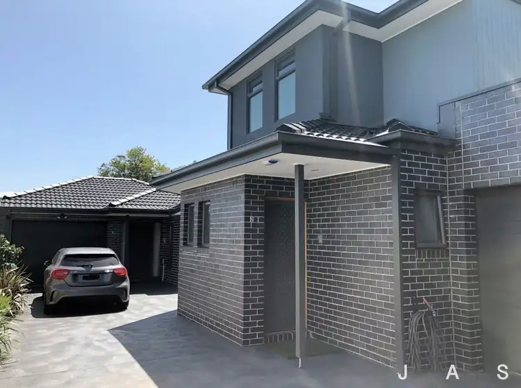 2/100 Blackshaws Road