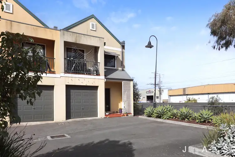 17 Taylor Mews