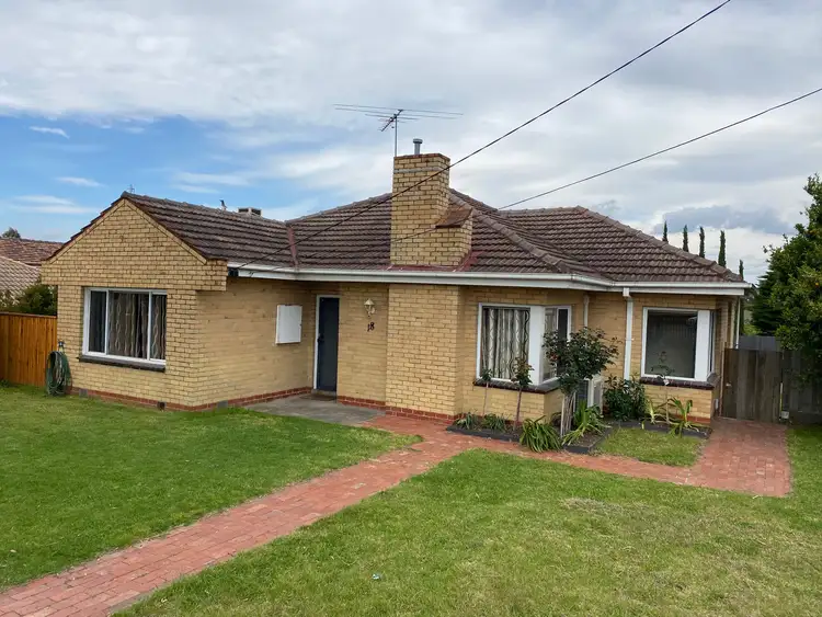 18 Scotsburn Avenue