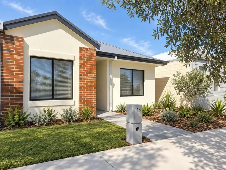 13 Broadwater Avenue