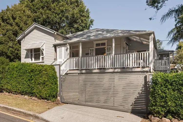 28 Tamworth St