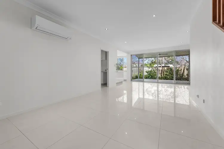 2/17A Olive Street, Morningside QLD 4170
