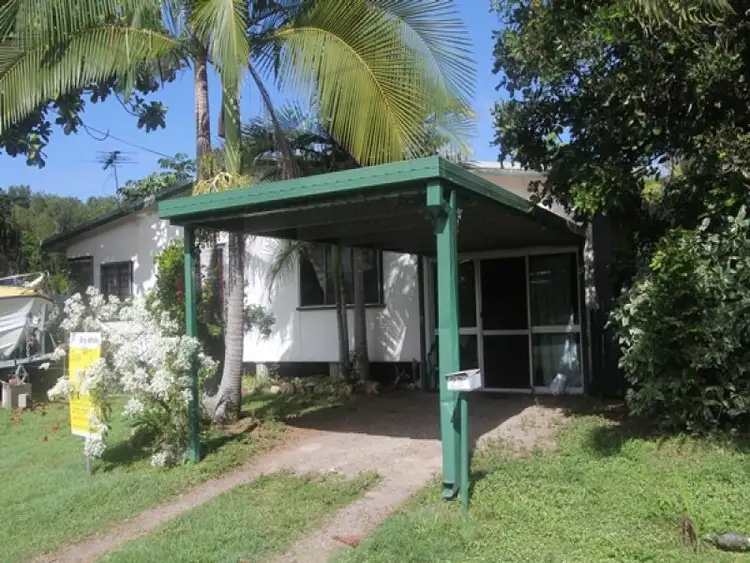 23 Lagoon Crescent, Saunders Beach QLD 4818