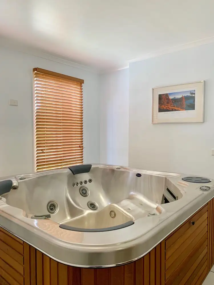 Sixth view of Homely house listing, 10 Airedale Way, Rowville VIC 3178