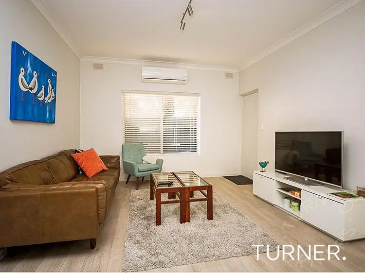 10/33 Angus Avenue