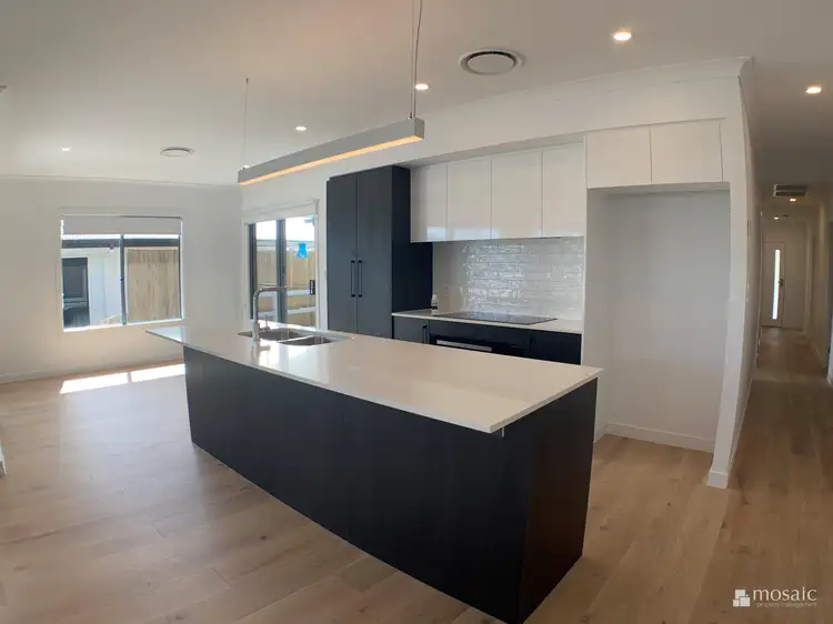 11 Kite Street, The Gap QLD 4061