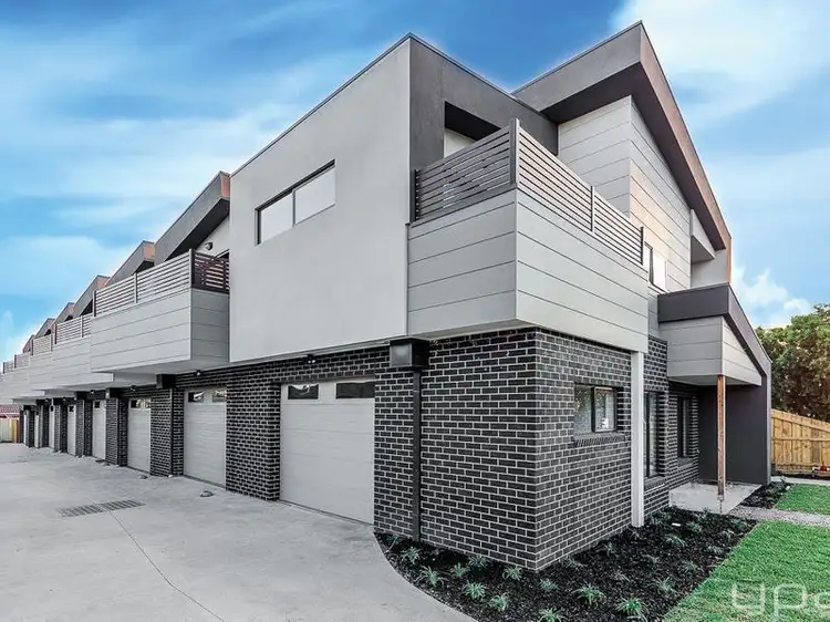 4/11 Gladstone Pde, Glenroy VIC 3046