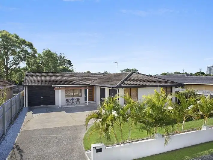 11 Thompson Street, Biggera Waters QLD 4216