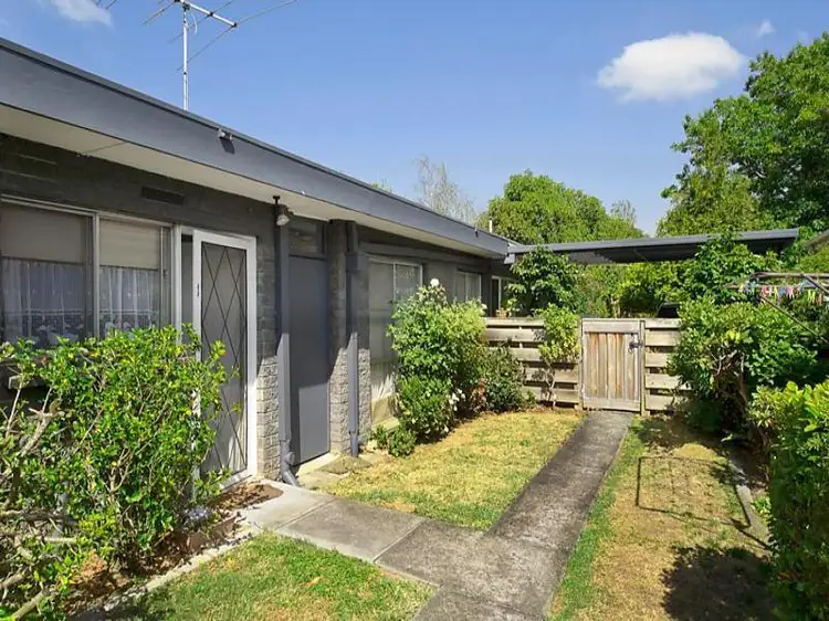 1/5 Carson Crescent