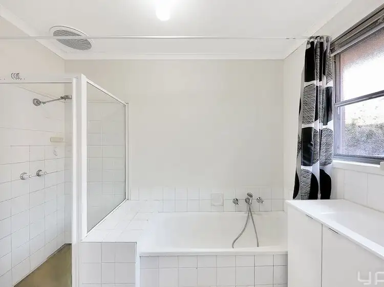Fifth view of Homely house listing, 136 Ripplebrook Drive, Broadmeadows VIC 3047